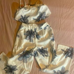 Fancyinn Pantsuit New & London Size M NWT